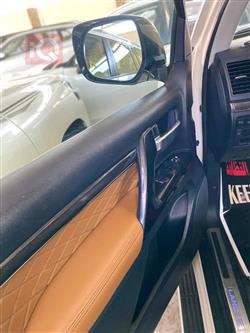 تۆیۆتا لاند کروزەر